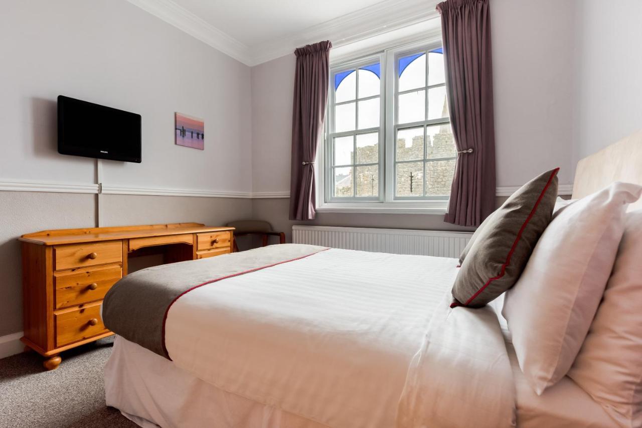 Hotel Oyo Timothy'S Tenby Exterior foto